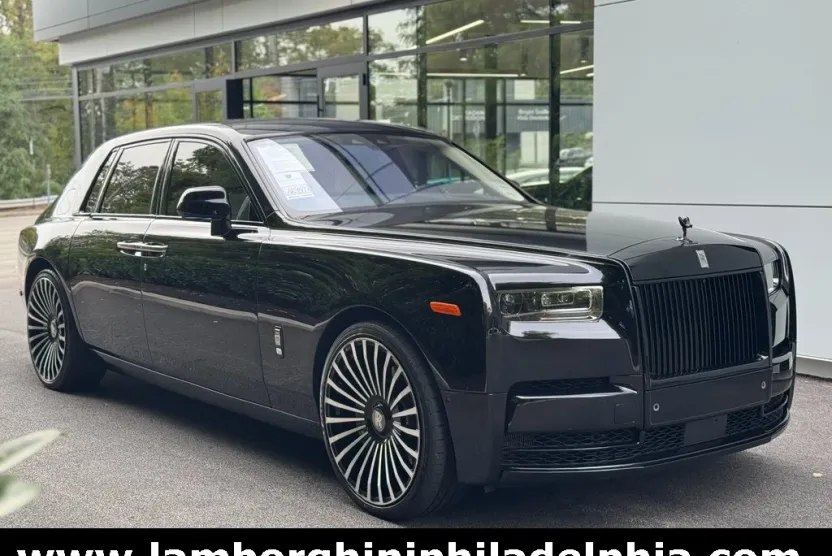 2023 Rolls Royce Phantom photo 1