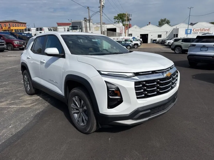 2026 Chevrolet Equinox LT photo 1