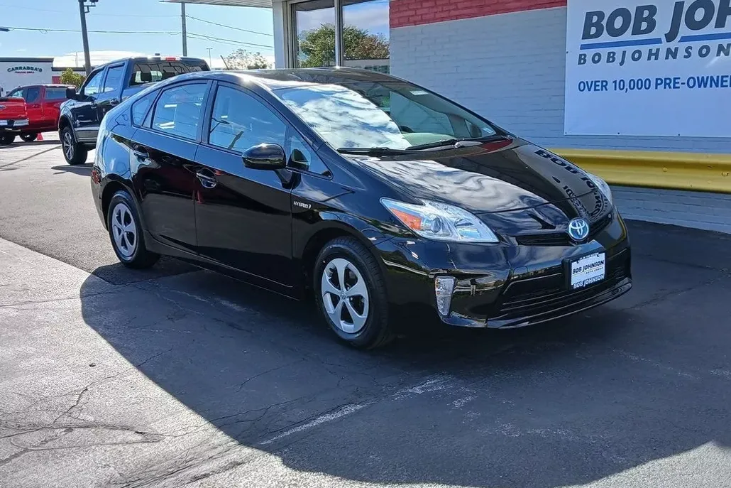 2013 Toyota Prius Two photo 1