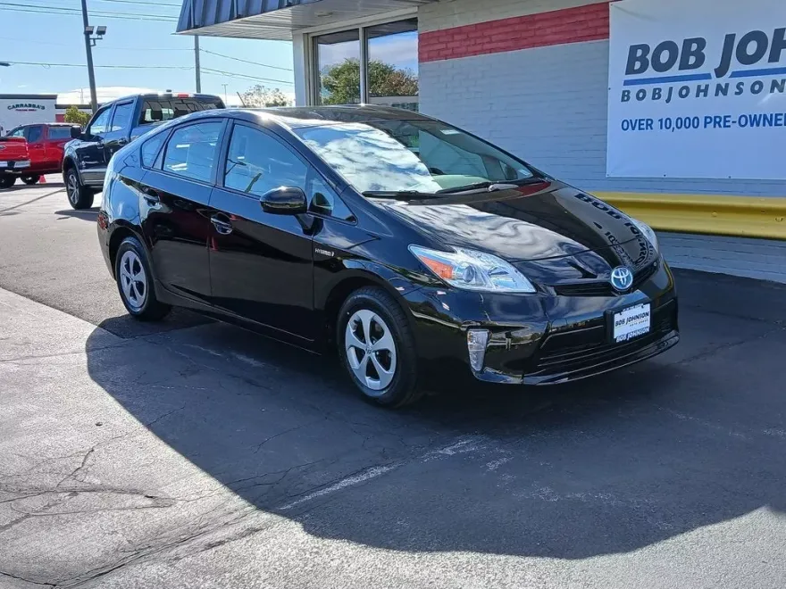 2013 Toyota Prius Two photo 1