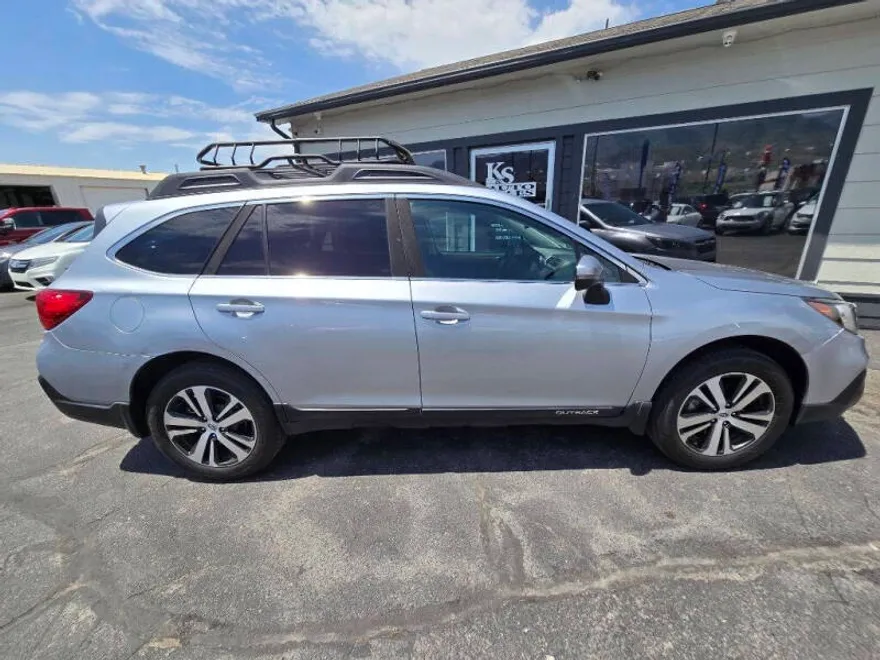 2019 Subaru Outback 2.5i Limited photo 1