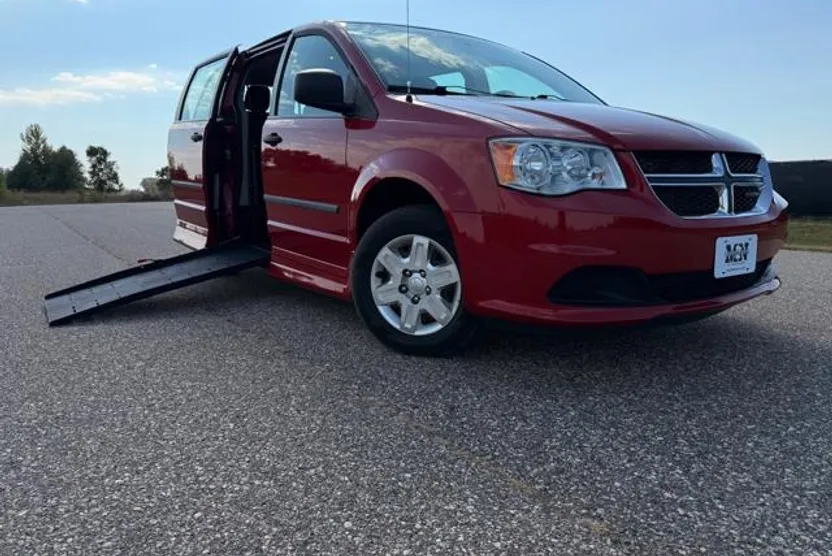 2012 Dodge Grand Caravan SE photo 1