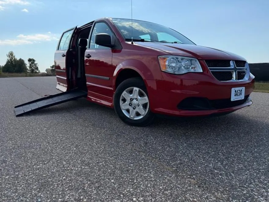 2012 Dodge Grand Caravan SE photo 1