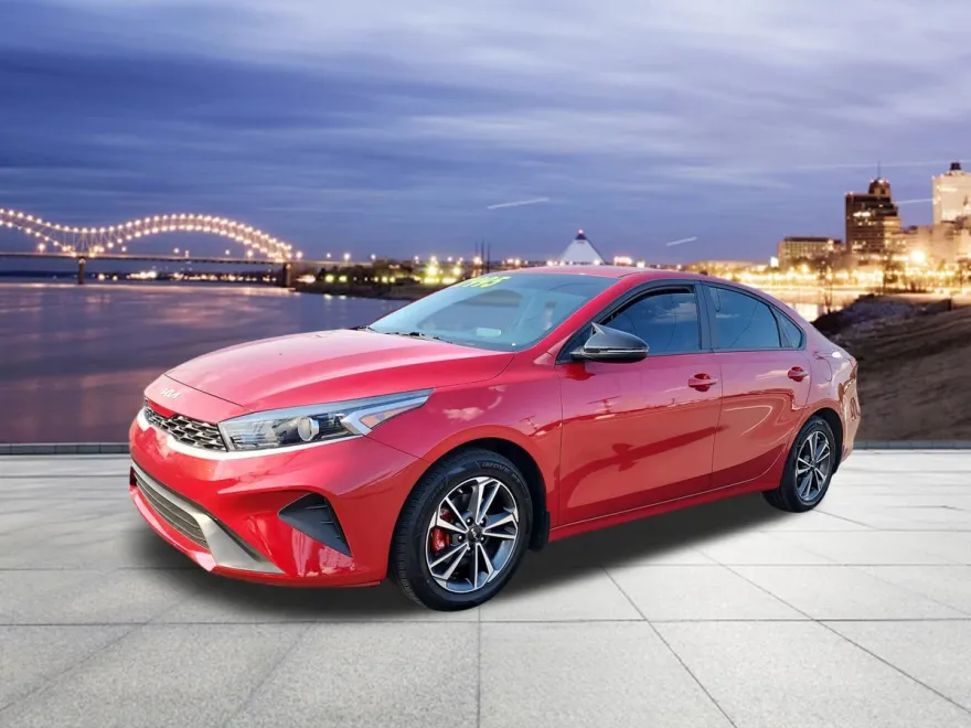 2024 Kia Forte LXS photo 1