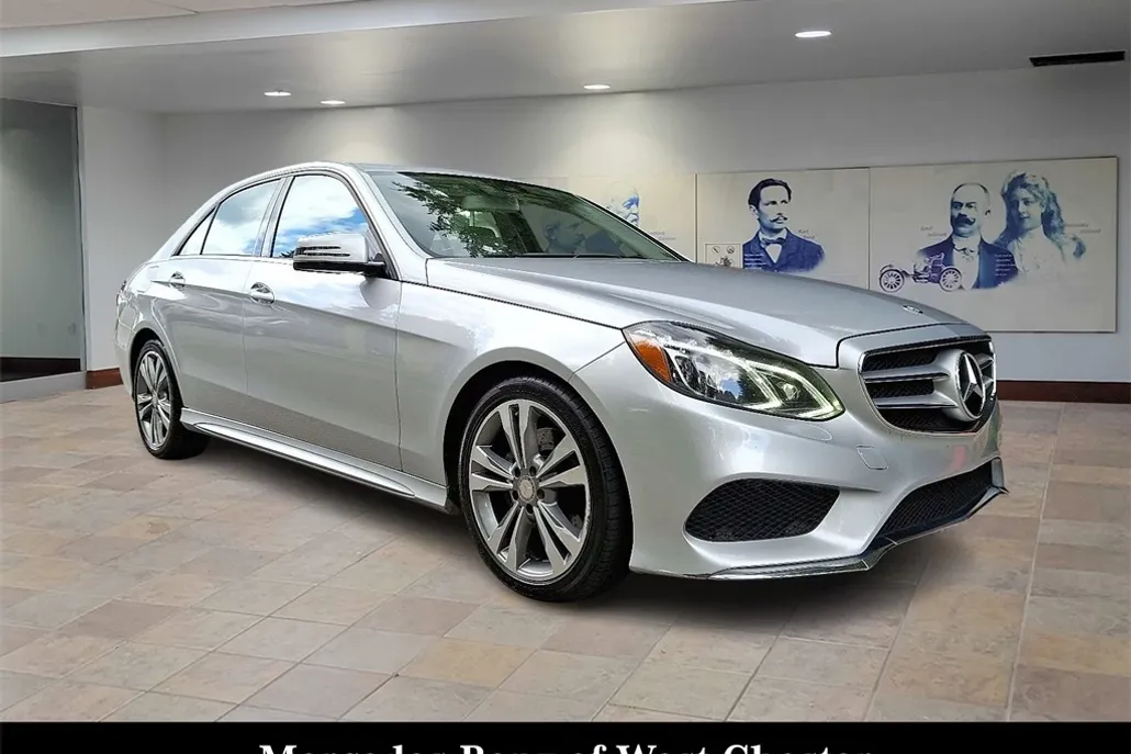 2016 Mercedes Benz E 350 4MATIC Sedan photo 1
