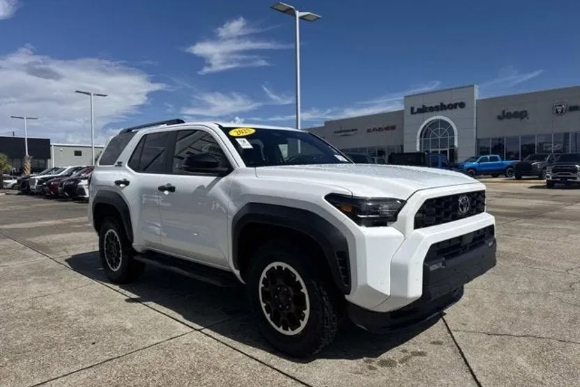 2025 Toyota 4Runner SR5 photo 1