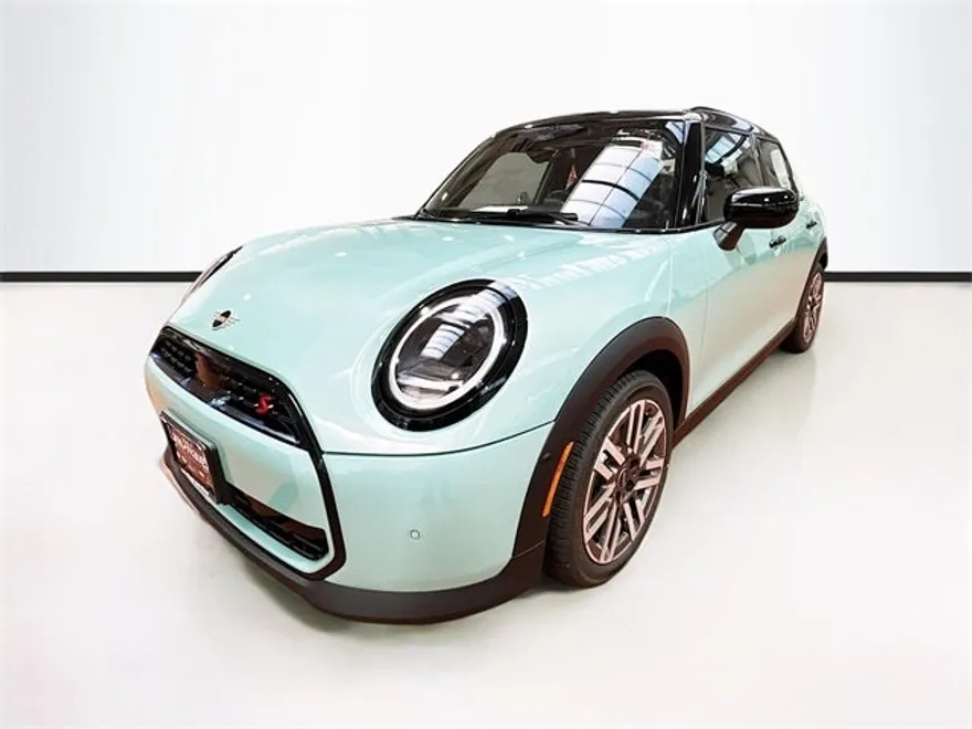 2026 Mini Cooper 4 Door Hardtop Signature photo 1