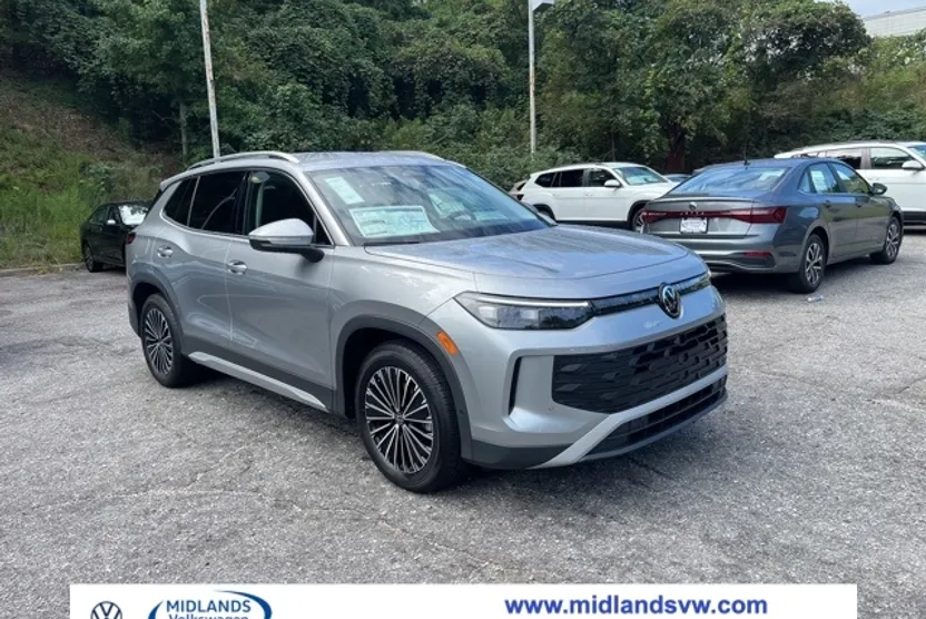 2025 Volkswagen Tiguan S photo 1