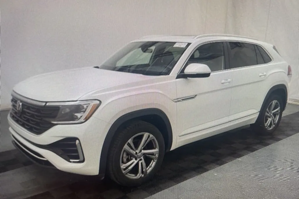 2024 Volkswagen Atlas Cross Sport SEL R-Line photo 1