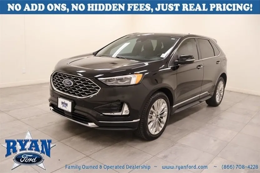 2021 Ford Edge Titanium photo 1