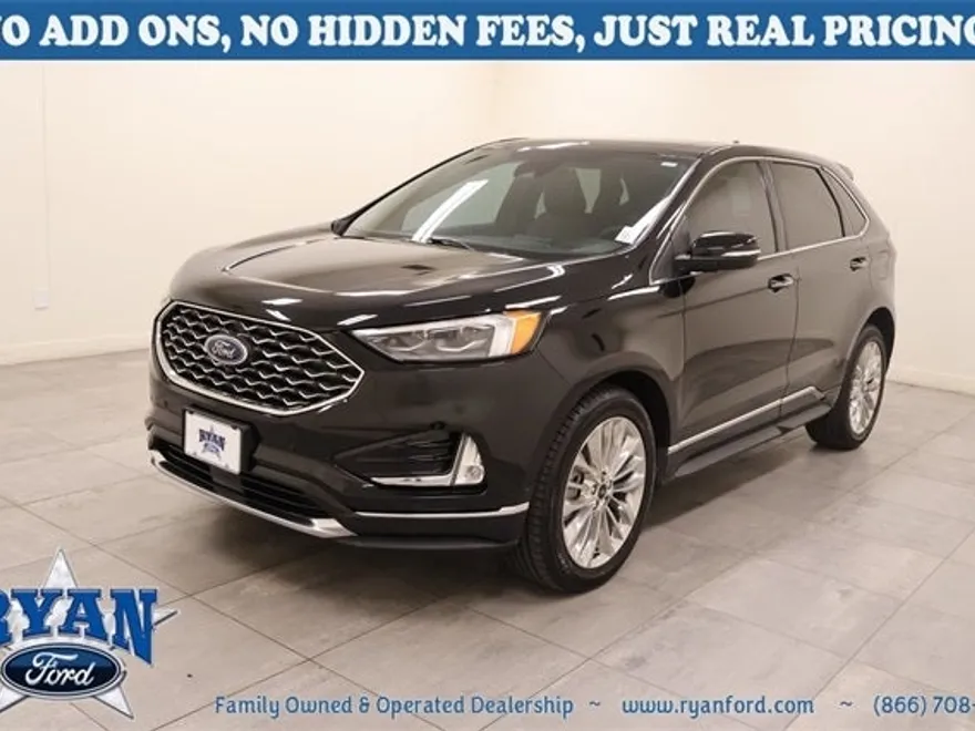 2021 Ford Edge Titanium photo 1
