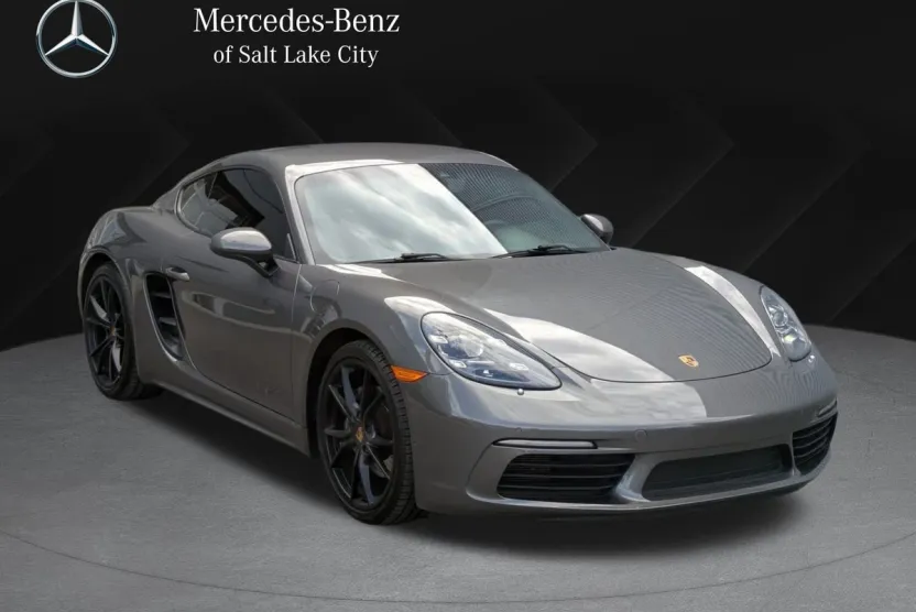 2019 Porsche Cayman T photo 1