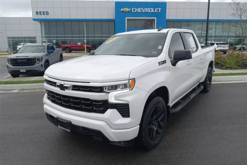 2024 Chevrolet Silverado 1500 RST photo 1