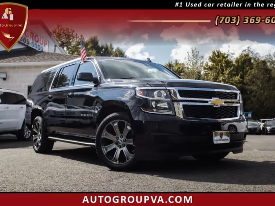 2018 Chevrolet Suburban LT photo 1