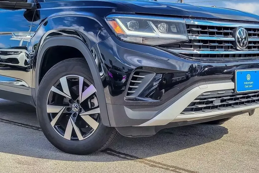 2023 Volkswagen Atlas Cross Sport SE photo 1