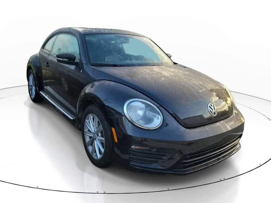 2018 Volkswagen Beetle S photo 1
