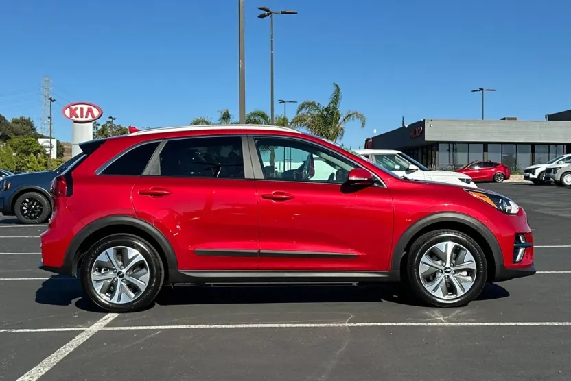 2022 Kia Niro EV EX photo 1