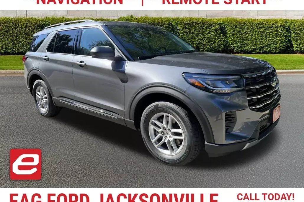 2025 Ford Explorer photo 1