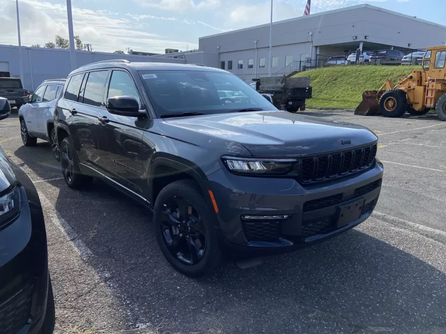 2025 Jeep Grand Cherokee Limited photo 1