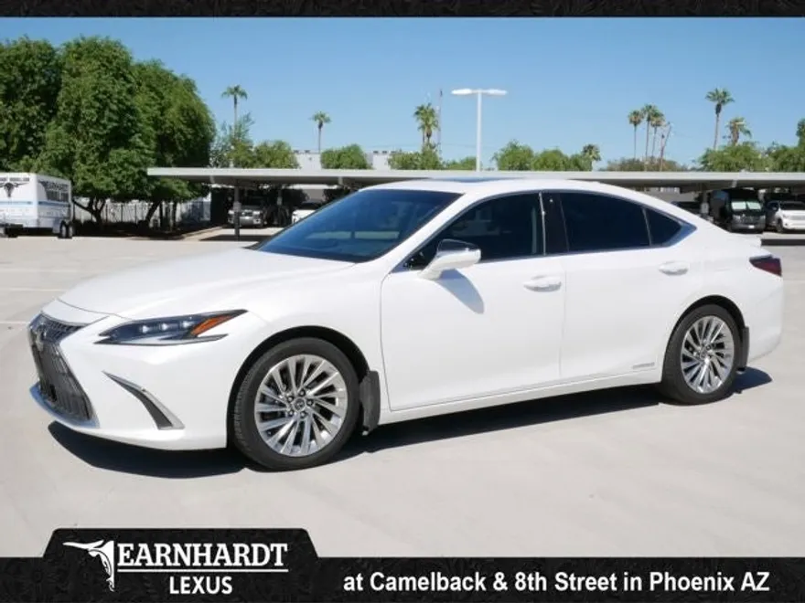 2022 Lexus ES 300h Luxury photo 1