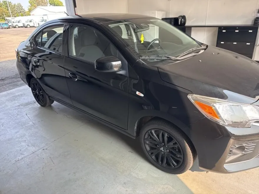 2022 Mitsubishi Mirage G4 Black Edition photo 1