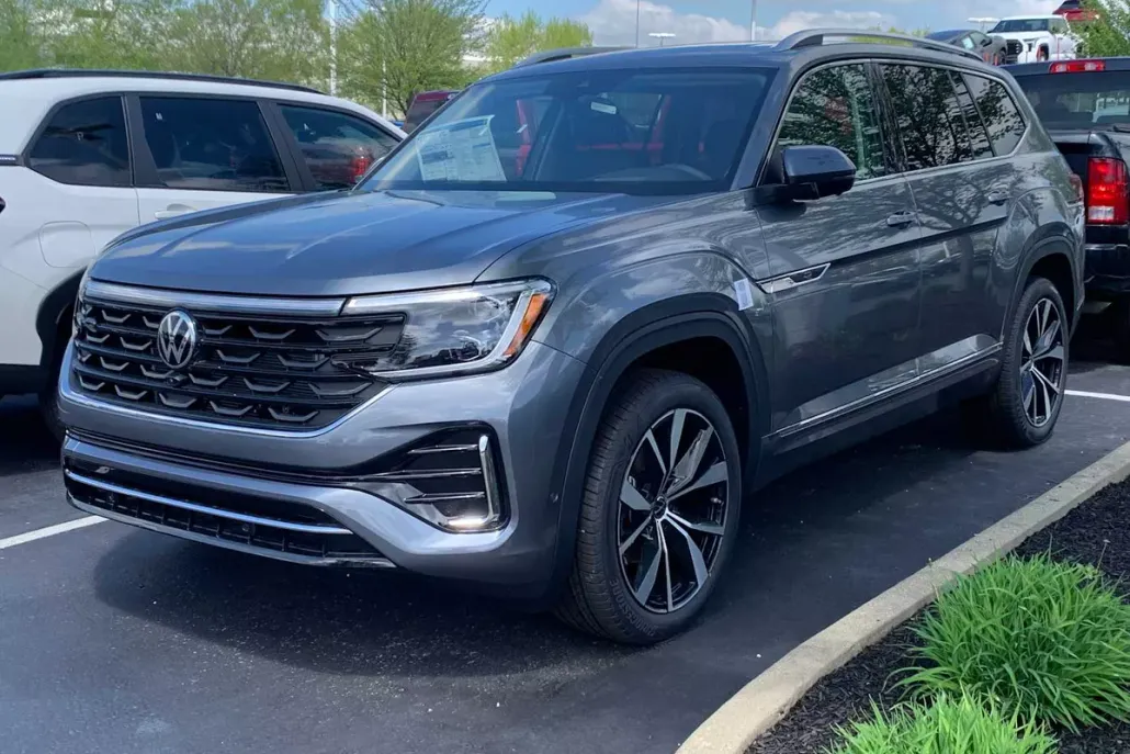 2025 Volkswagen Atlas SEL Premium R-Line photo 1