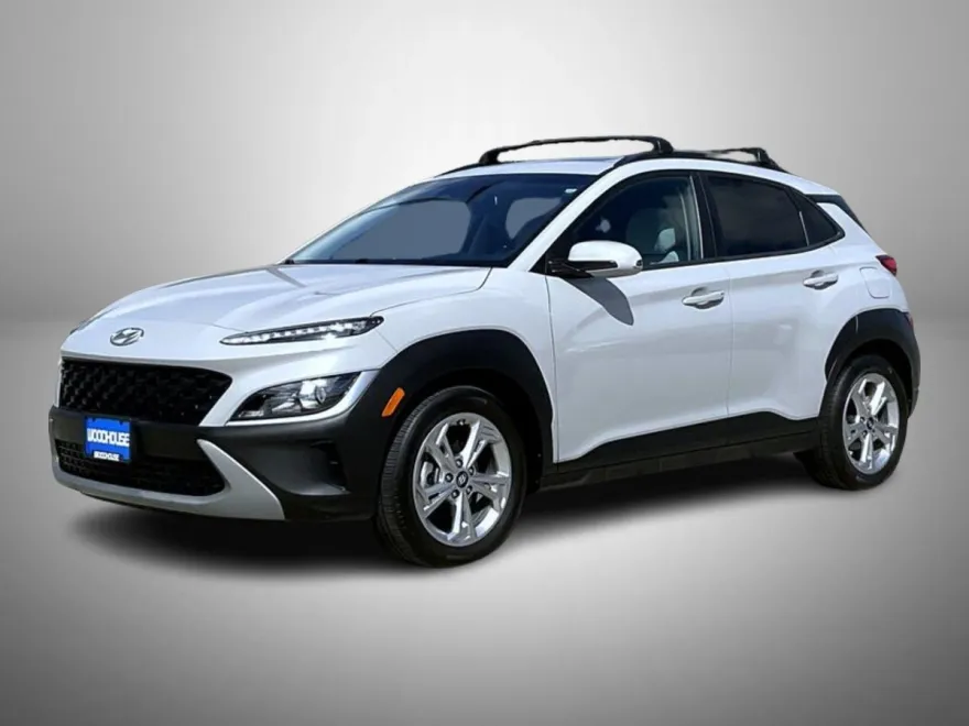 2022 Hyundai Kona SEL photo 1