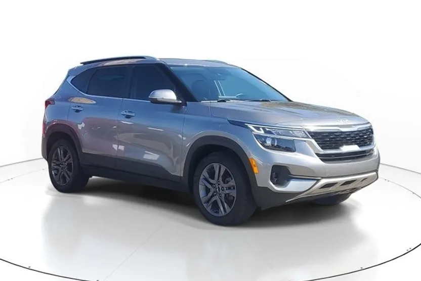 2023 Kia Seltos S photo 1