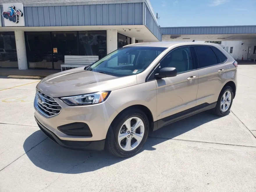 2020 Ford Edge SE photo 1