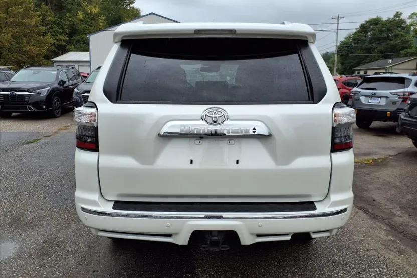 2020 Toyota 4Runner Limited photo 1