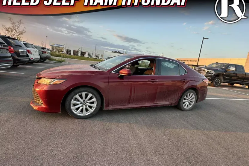 2020 Toyota Camry LE photo 1