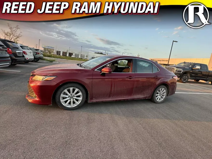 2020 Toyota Camry LE photo 1