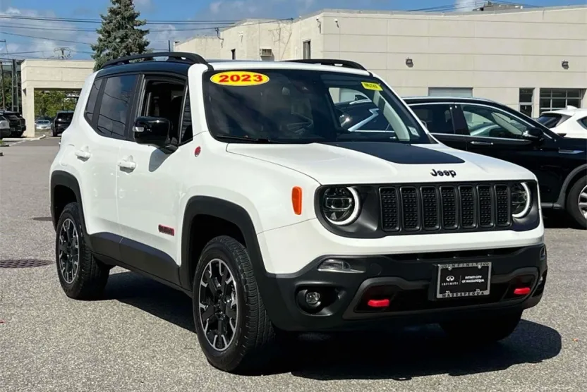 2023 Jeep Renegade Trailhawk photo 1