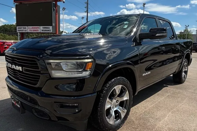 2019 Ram 1500 Laramie photo 1