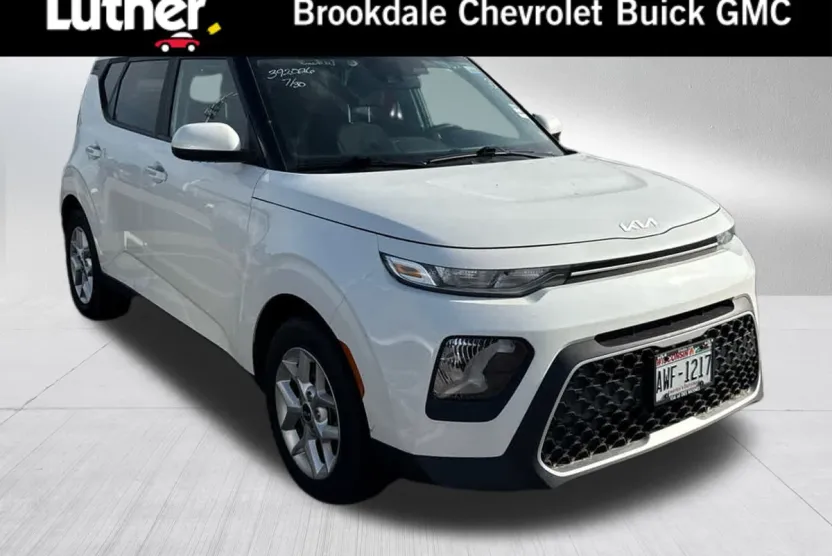 2022 Kia Soul LX photo 1