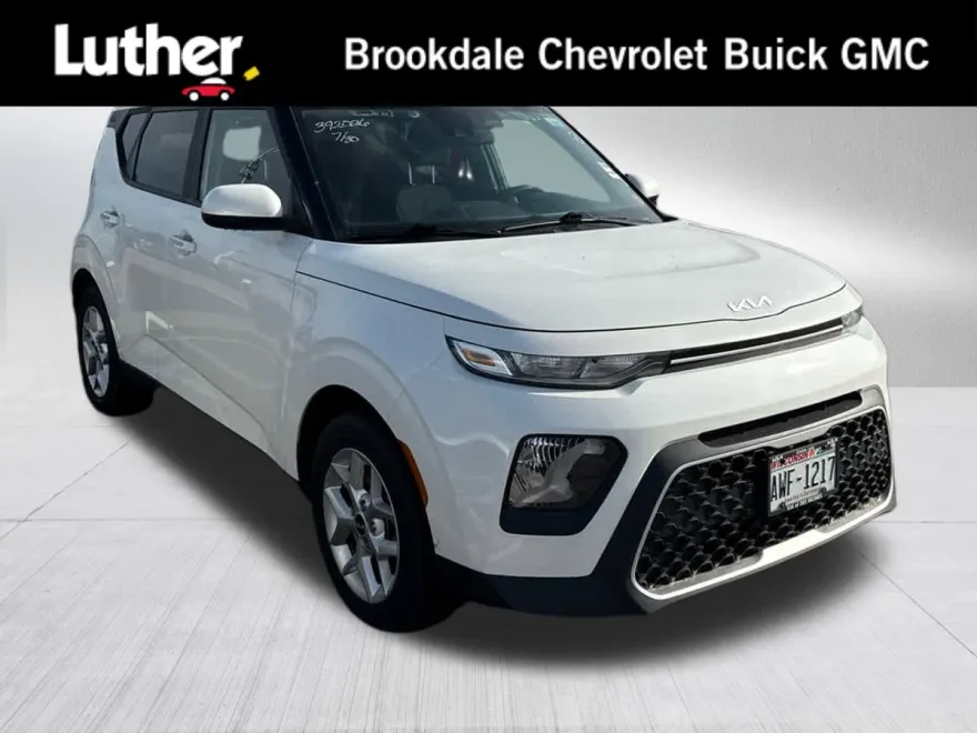 2022 Kia Soul LX photo 1