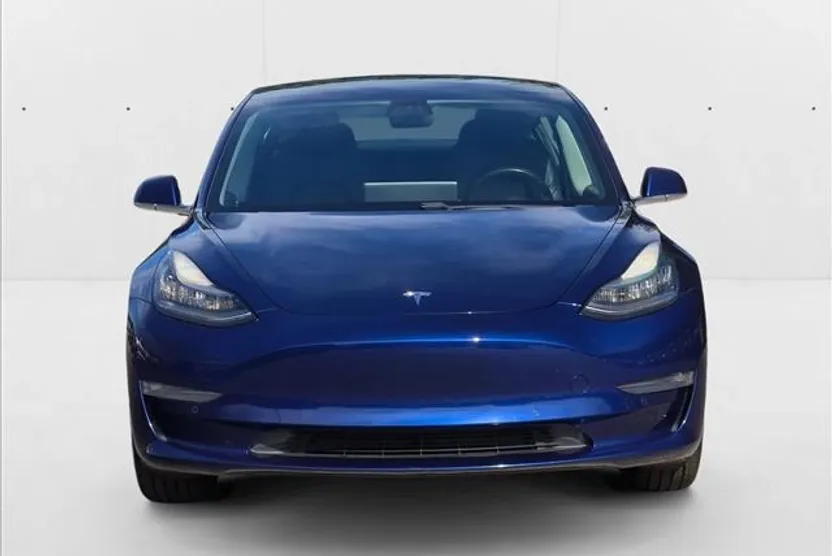 2019 Tesla Model 3 Standard Range Plus photo 1