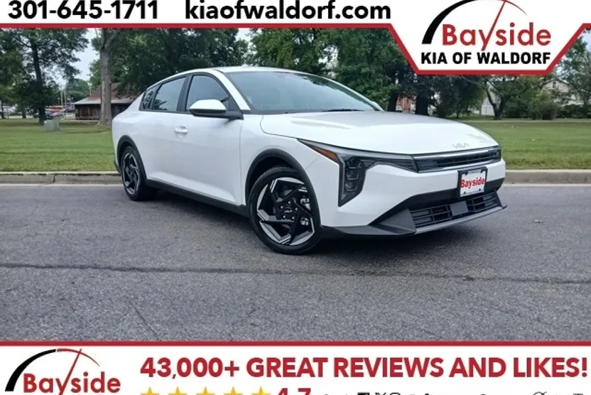 2025 Kia K4 LXS photo 1