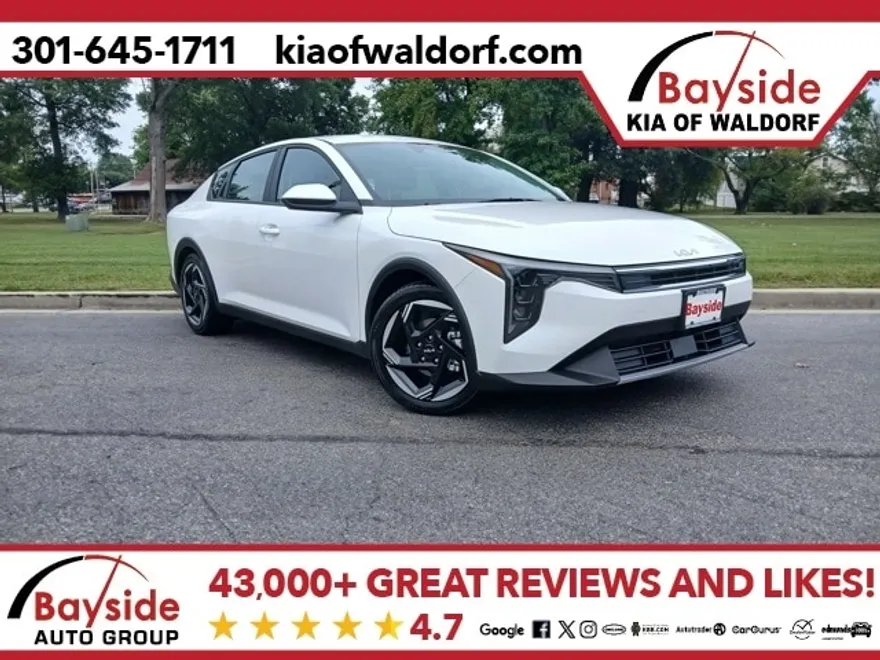 2025 Kia K4 LXS photo 1