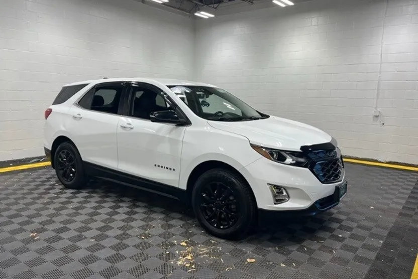 2019 Chevrolet Equinox LT photo 1