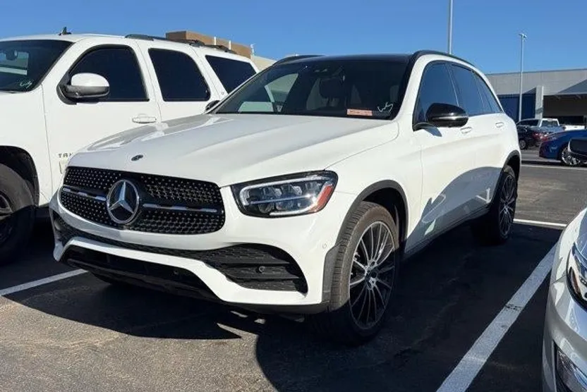 2022 Mercedes Benz GLC 300 photo 1