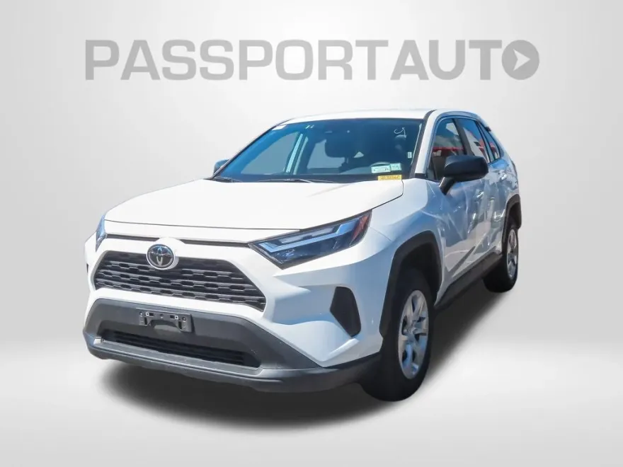 2024 Toyota RAV4 LE photo 1