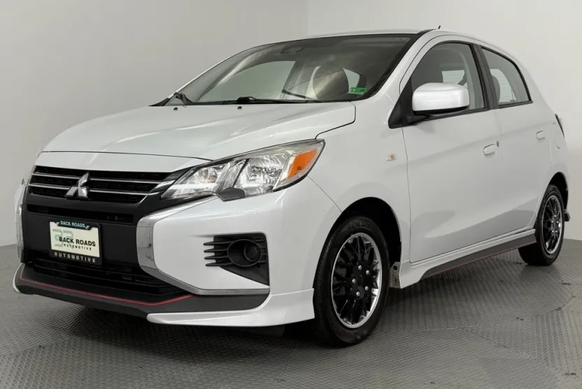 2022 Mitsubishi Mirage ES photo 1