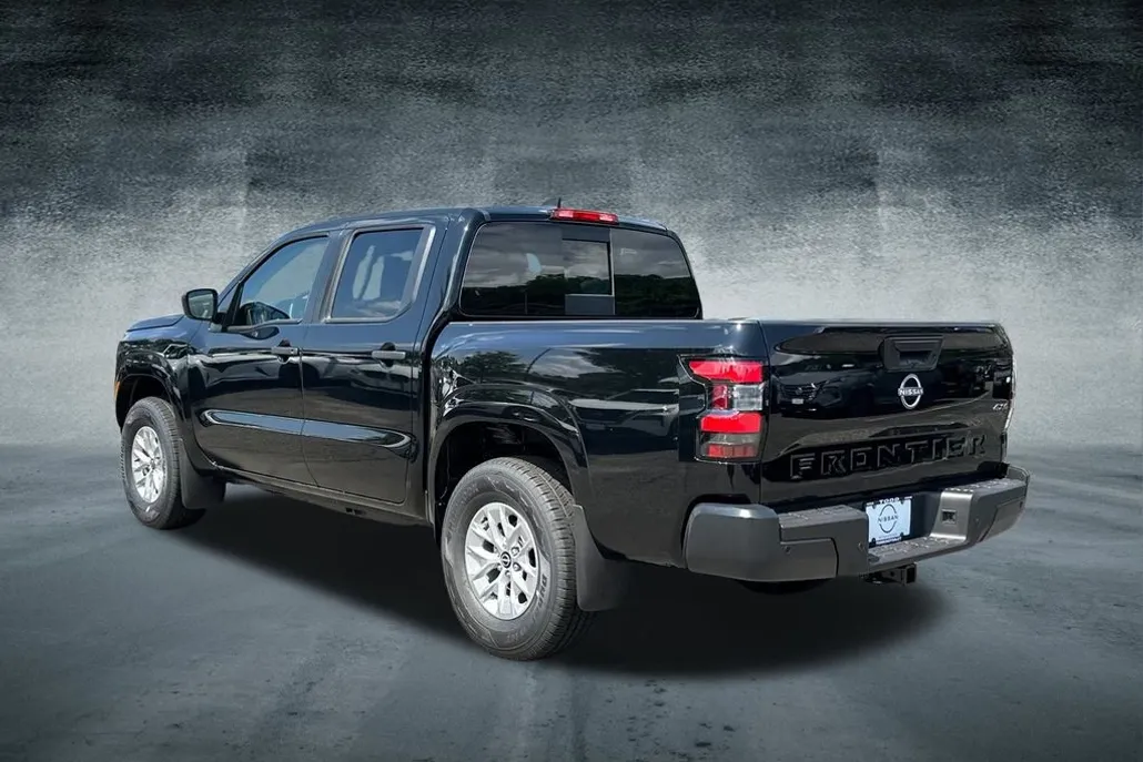 2025 Nissan Frontier S photo 1