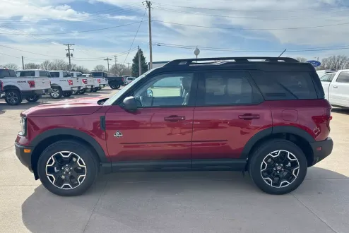 2025 Ford Bronco Sport Outer Banks photo 3