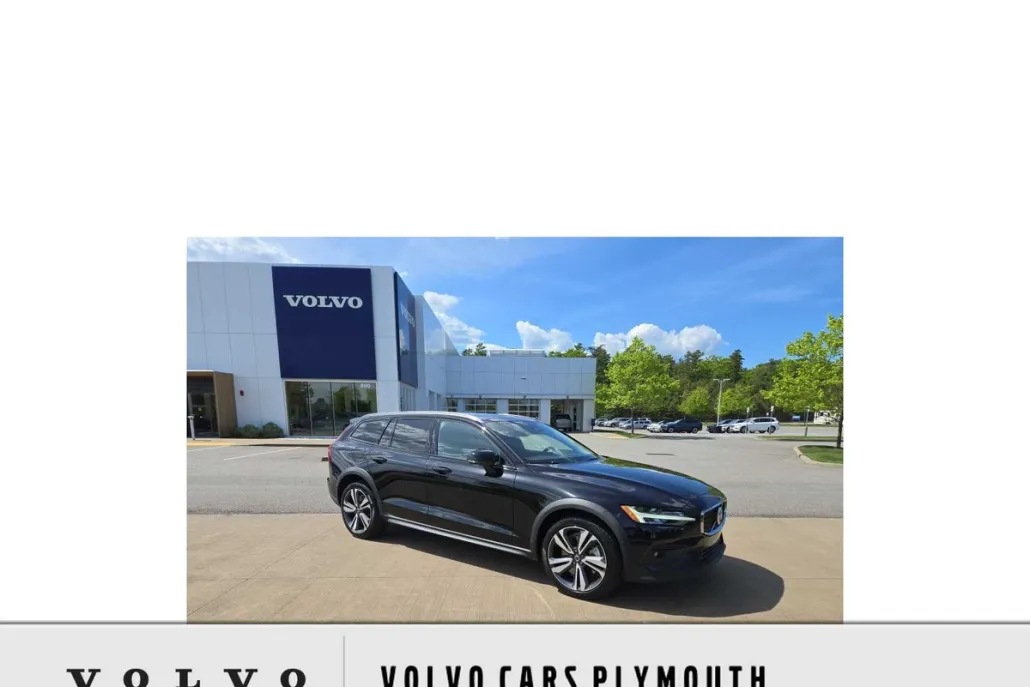2024 Volvo V60 Cross Country B5 Plus photo 1