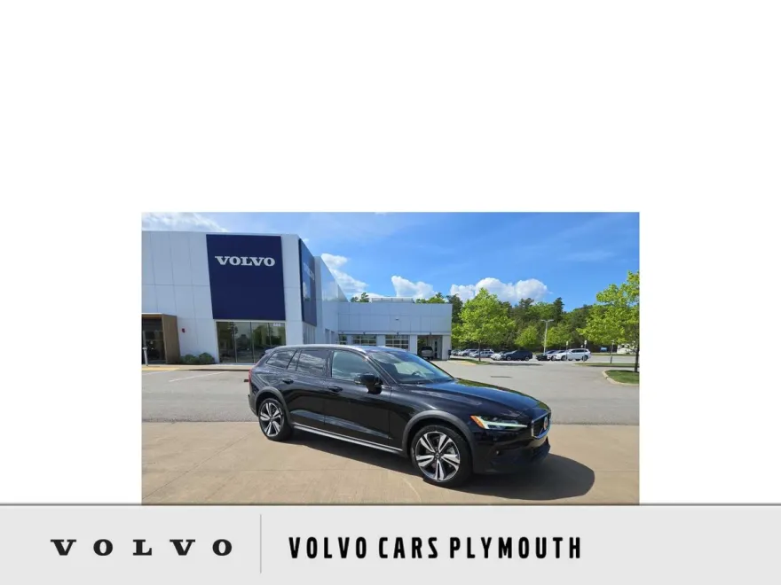 2024 Volvo V60 Cross Country B5 Plus photo 1