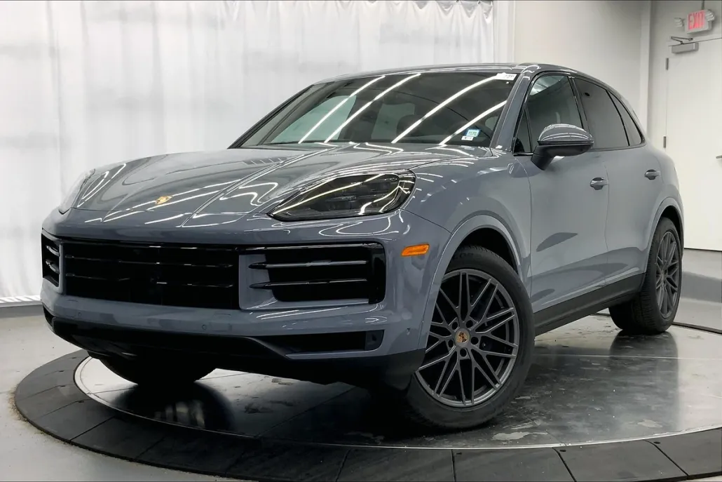 2025 Porsche Cayenne photo 1