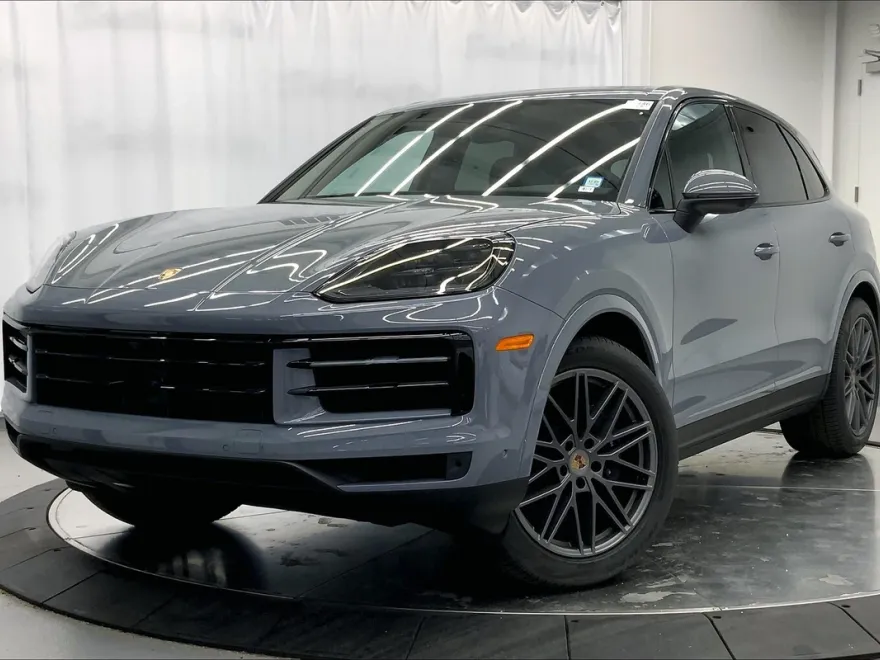 2025 Porsche Cayenne photo 1