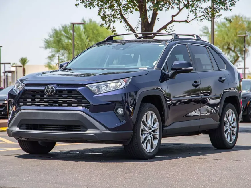 2021 Toyota RAV4 XLE Premium photo 1